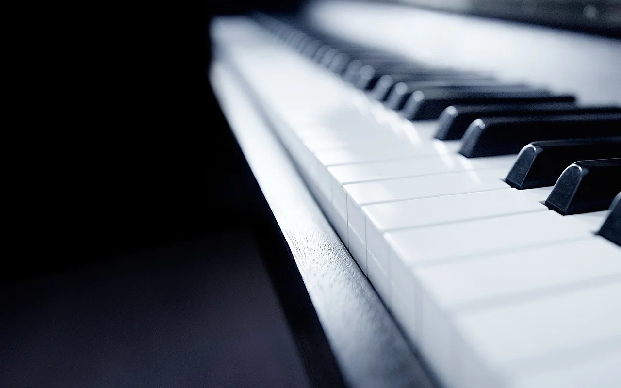 Shepherd Moons - Enya (Piano Solo) by Pablo Huelsz