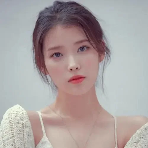 eight (에잇) - Suga, Iu, El Capitxn (IU (이지은) - For Piano With Lyric) by poon