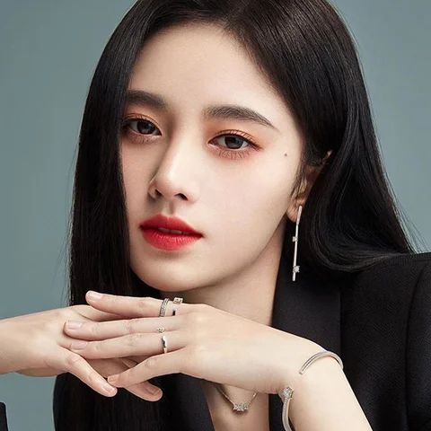 Ju JingYi