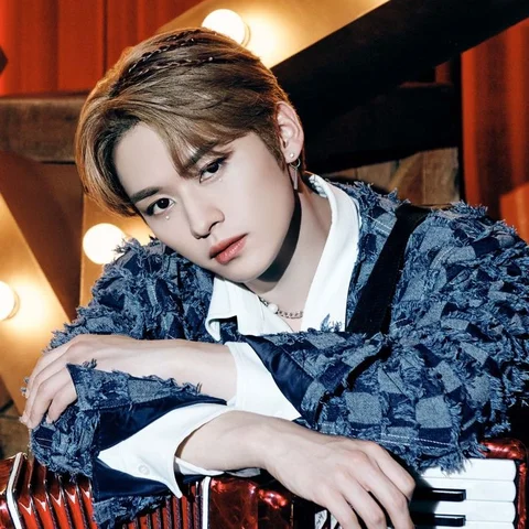LEE KNOW (Stray Kids)