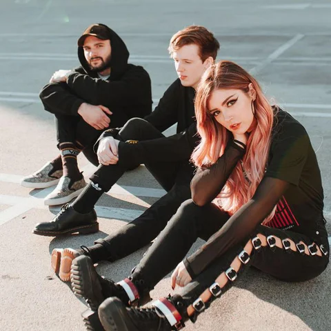 어게인스트 더 커렌트 (Against The Current)