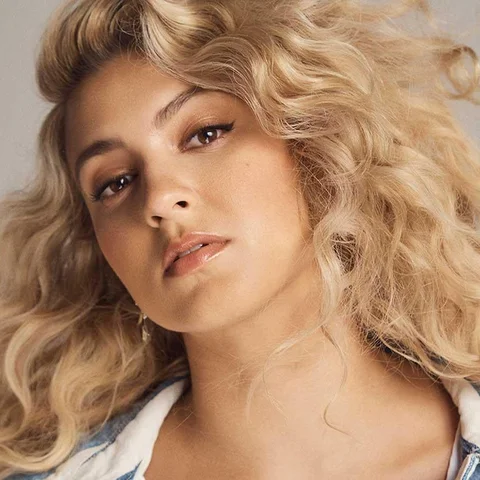 Tori Kelly