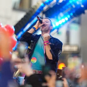 Coldplay: Moon Music 70 % off