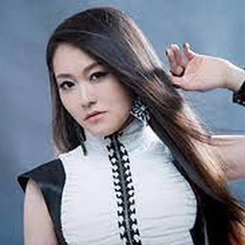 川田まみ