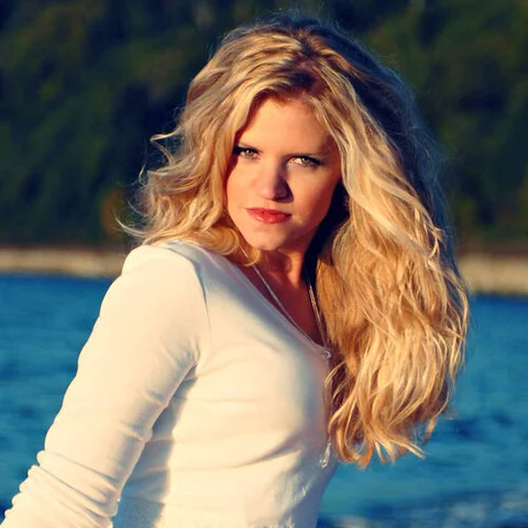 Jennifer Thomas