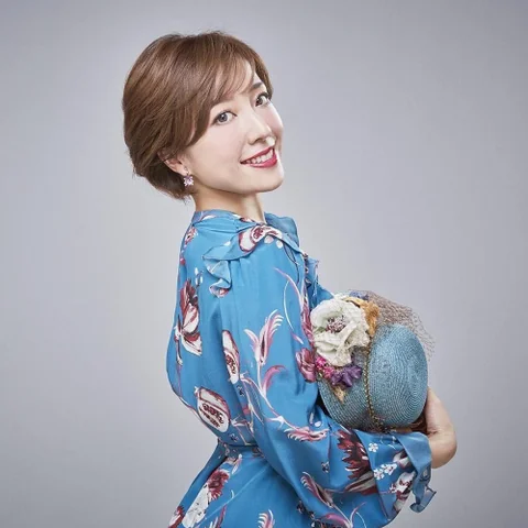 Ayaka Hirahara