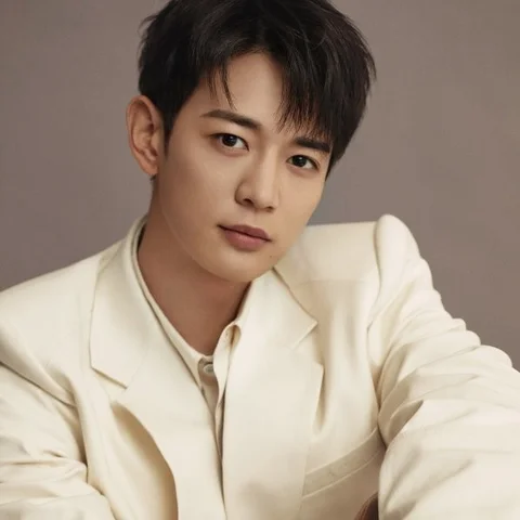 MINHO (SHINee) 